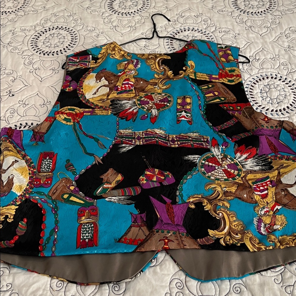 Colorful Patterned Vest - Picture 5 of 5